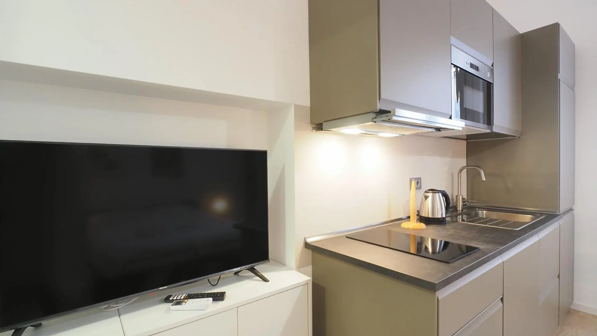 Primopiano - Fogazzaro Apartment Milan 0*,