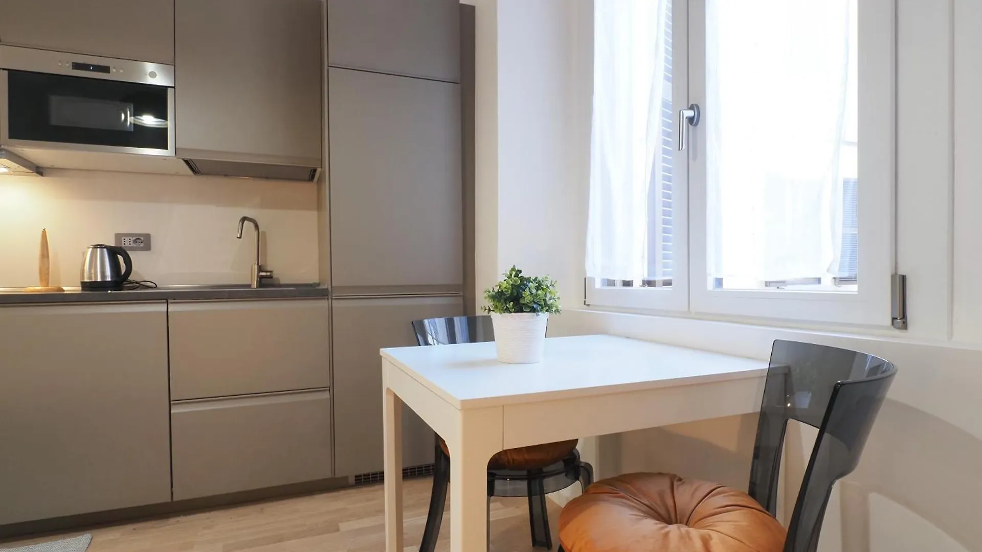 Primopiano - Fogazzaro Apartment Milan 0*,